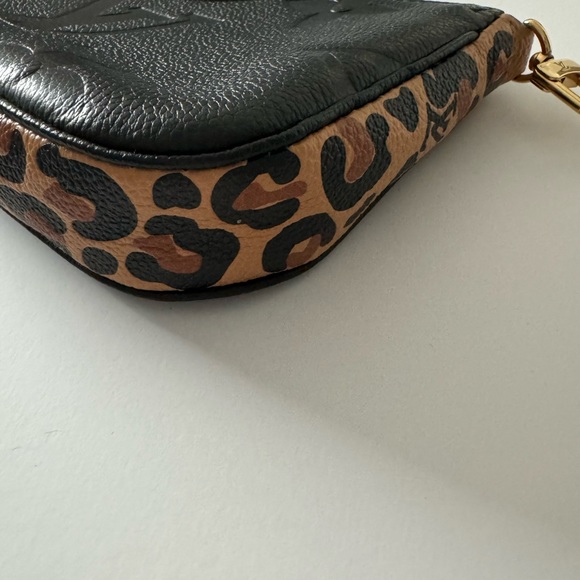 Louis Vuitton Wild At Heart Multi Pochette Black Chain Crossbody Bag EUC - Picture 8 of 16